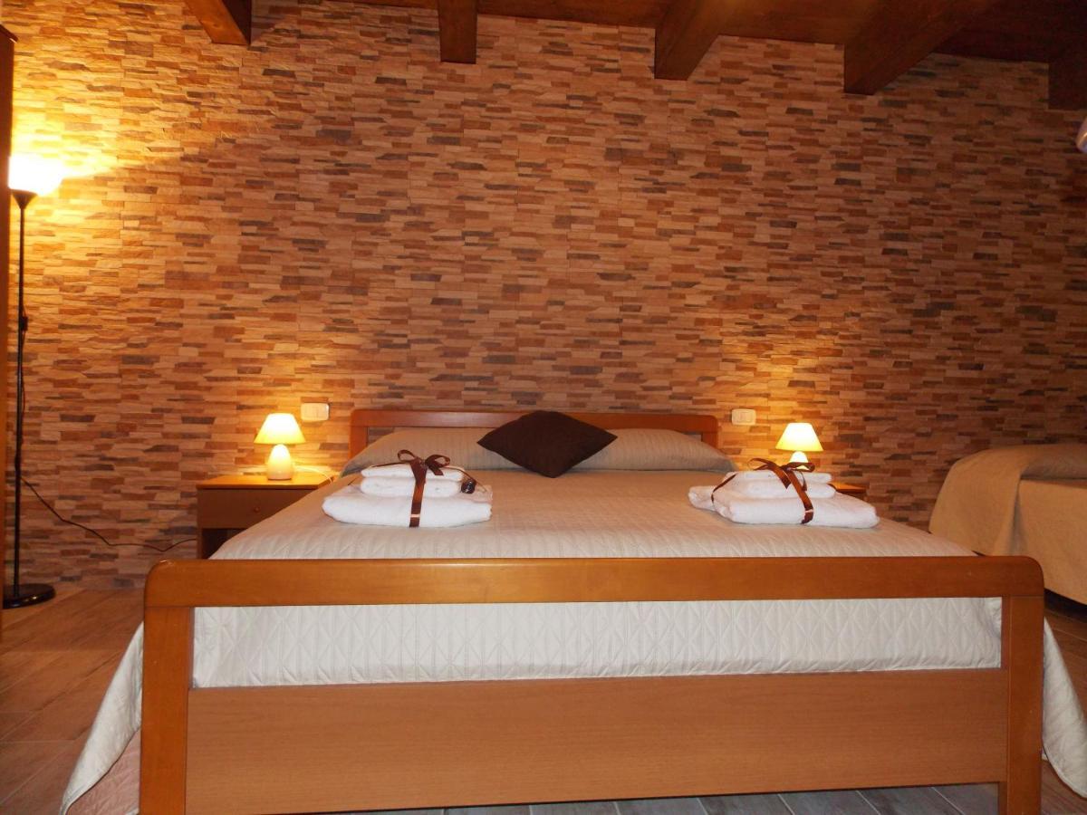 Il Vicoletto Bed & Breakfast Frascineto Ngoại thất bức ảnh